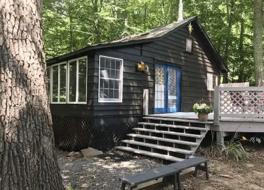 black Pennsylvania cabin rental 