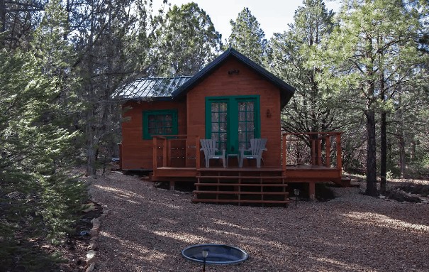 Log cabin in the woods for rent on Airbnb
