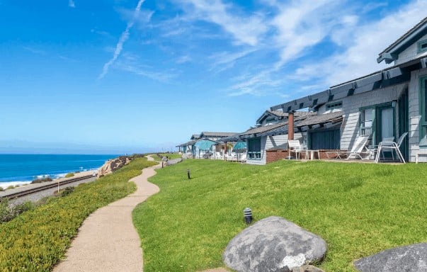 pathway along studio apartments with a view of the ocean in Del Mar