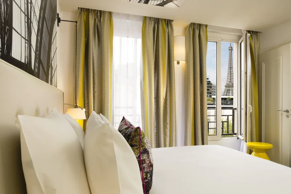 Paris Hotels with a view of Eiffel Tower