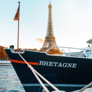 Private boat tour Paris
