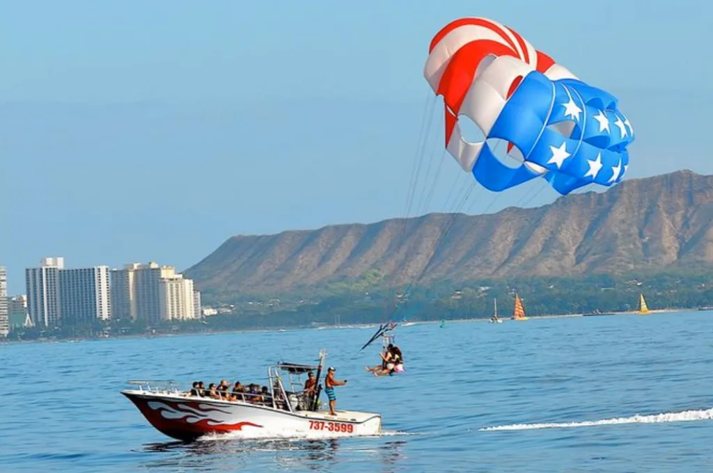 Best Parasailing on Oahu to Book Now!